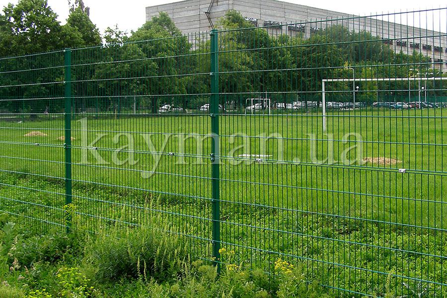 Welded grid fence